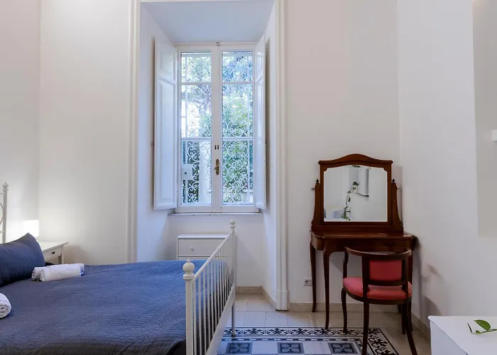 Domus Aurea Oda ve Kahvaltı 4*