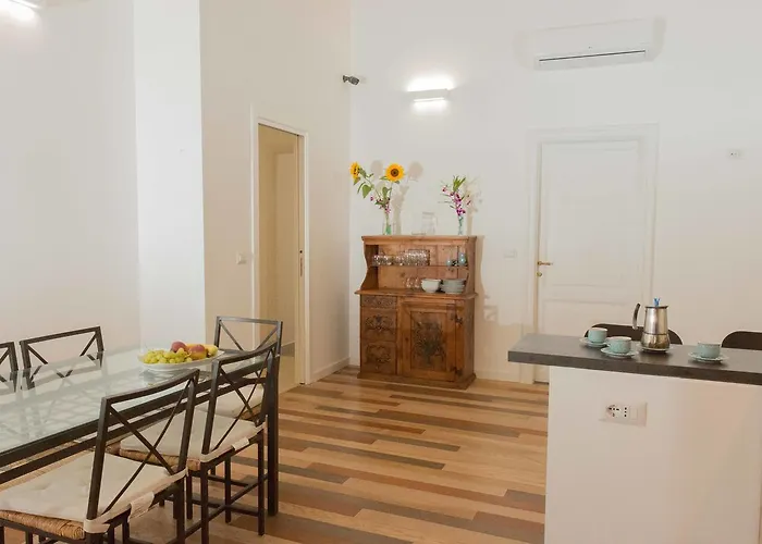 Oda ve Kahvaltı Domus Aurea 4*